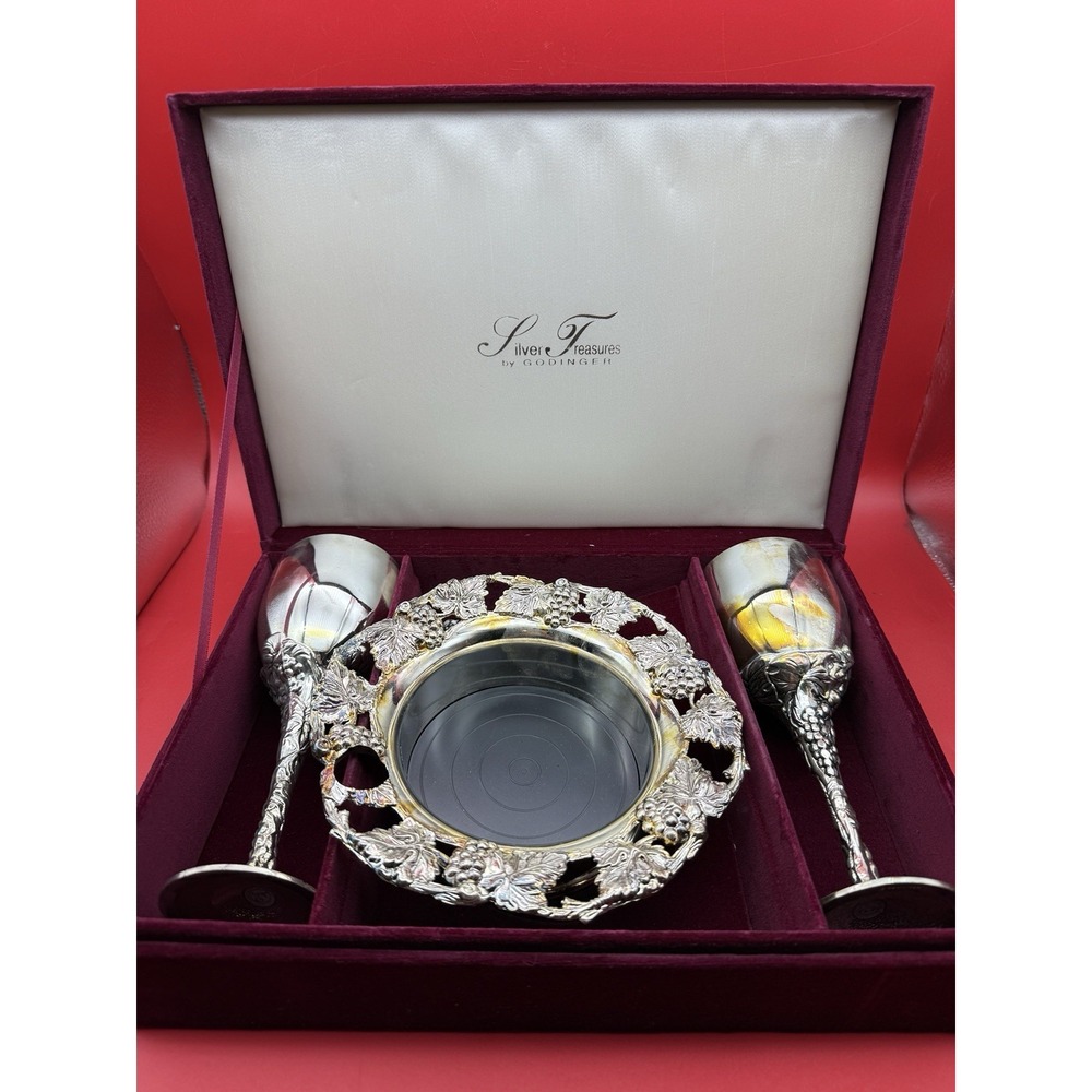 Silver Treasures By Godinger Silver Wine Set Plated Grape Vine Design 1988